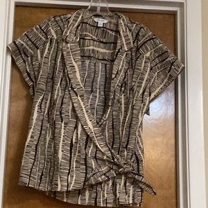 Nine West Women’s beige/black printed Short Sleeve Wrap Top Blouse Size XXL